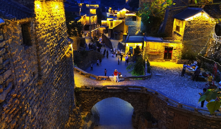 涉县大洼村夜景。何晓芳摄
